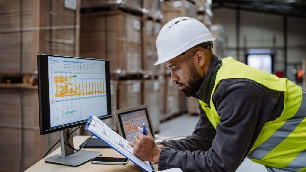 Keuntungan pakai software logistik untuk perusahaan forwarder, emkl, dan emku! 4 Keuntungan pakai software logistik untuk perusahaan forwarder, emkl, dan emku! 3